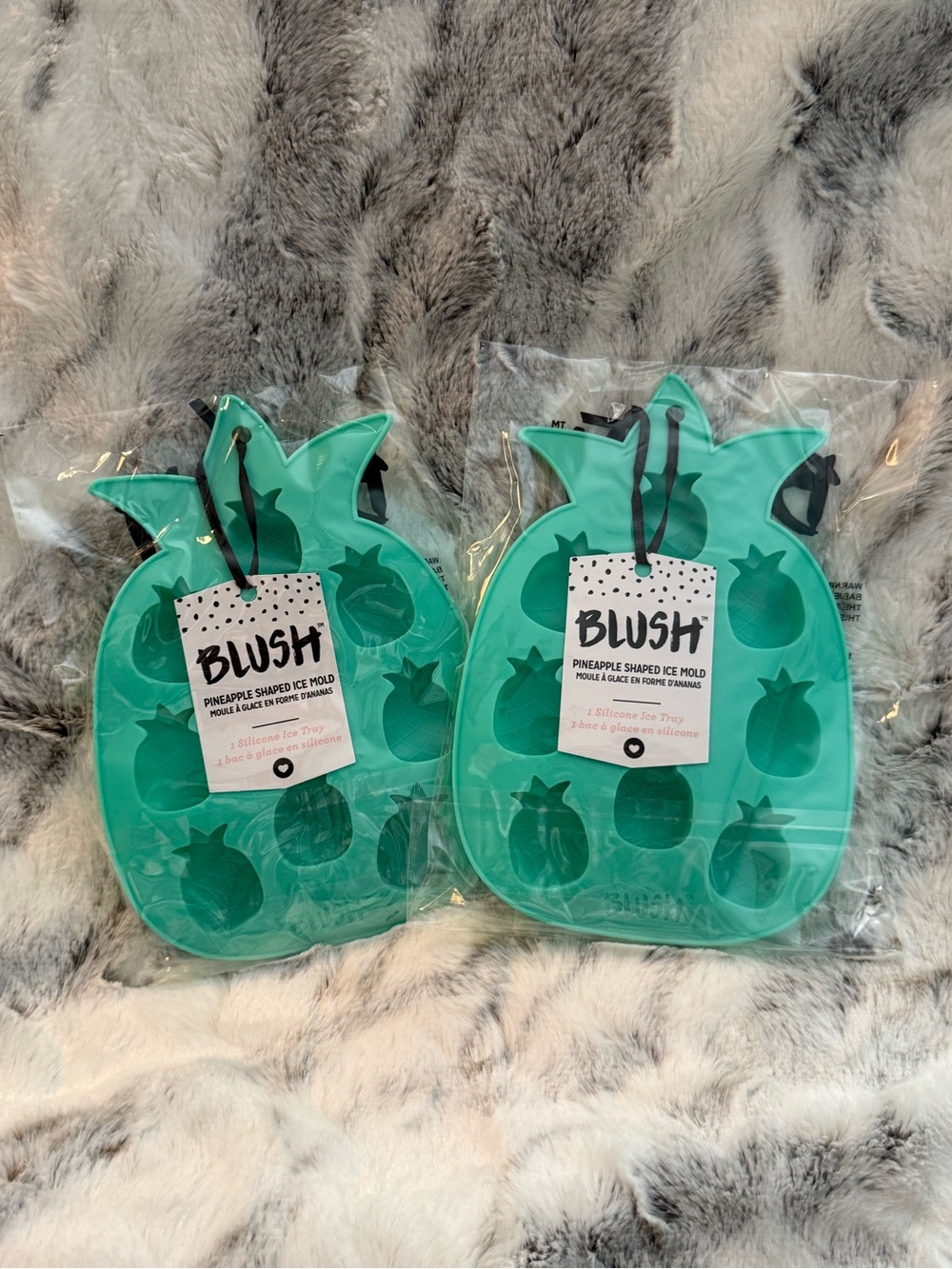 *NWT* Blush Pineapple Shaped Ice Cube Tray SET OF 2! 🍍🍍